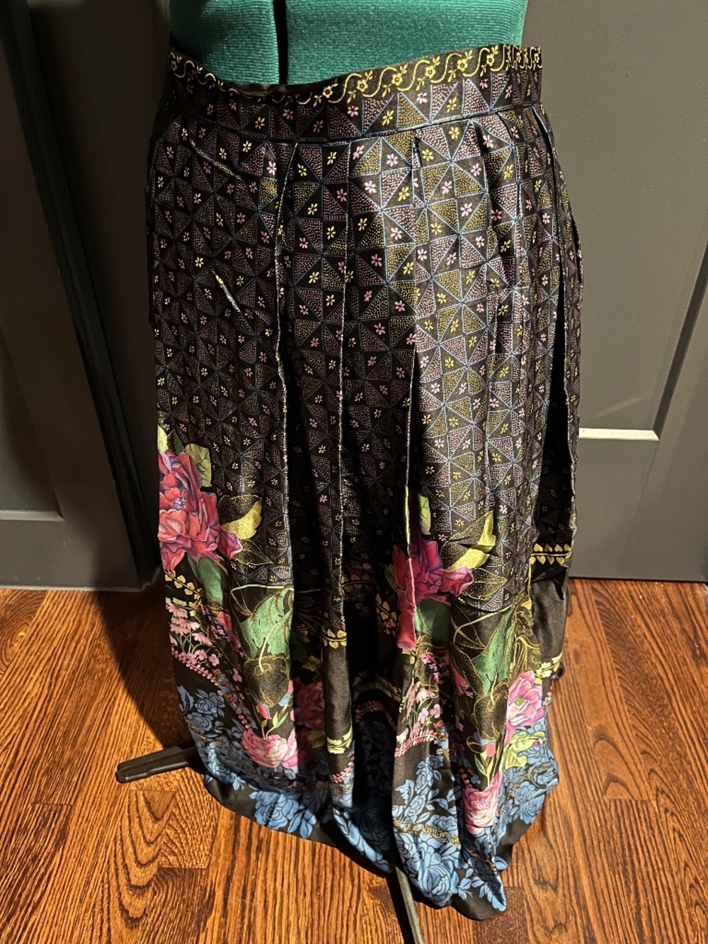 Rare Vintage Renate Dorrer Mexico 100% Silk Pleated Floral Border Midi Maxi Skir - Picture 1 of 5